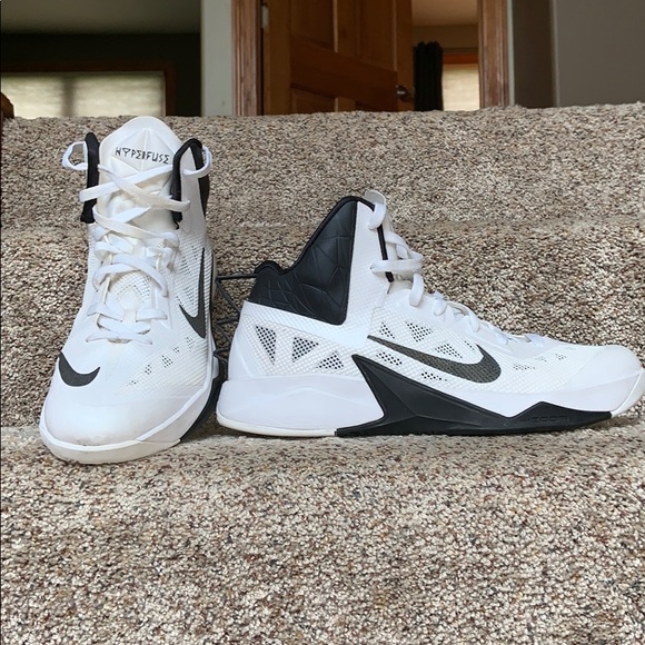 Nike Shoes - Nike hyperfuse basketball shoes